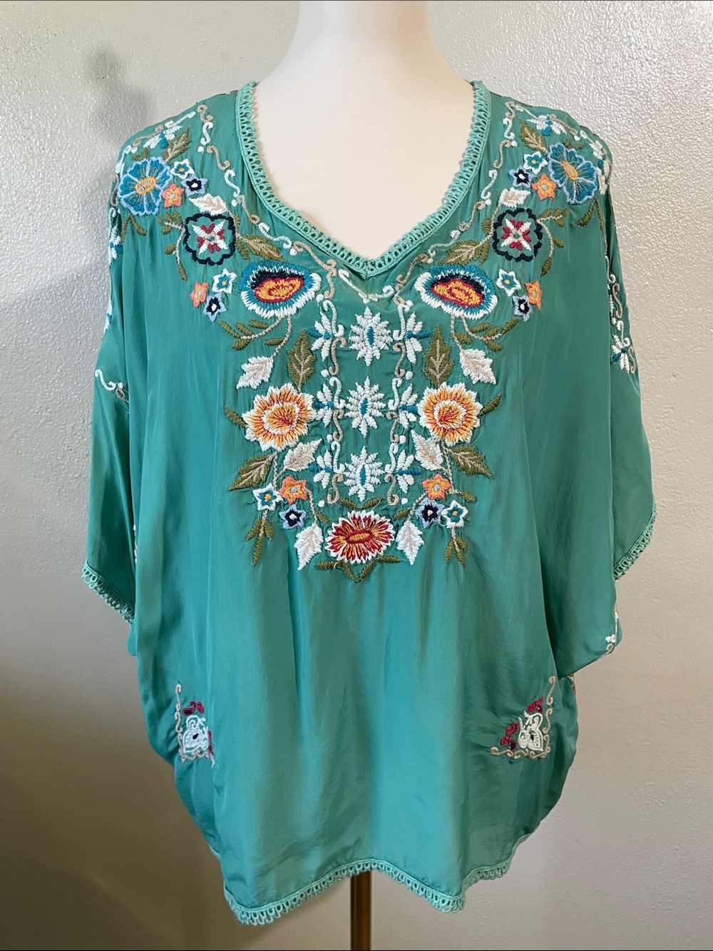 Embroidered Boho Floral Tunic Top Teal Lace Dolman Sleeve Medium Flowy Karyn Seo